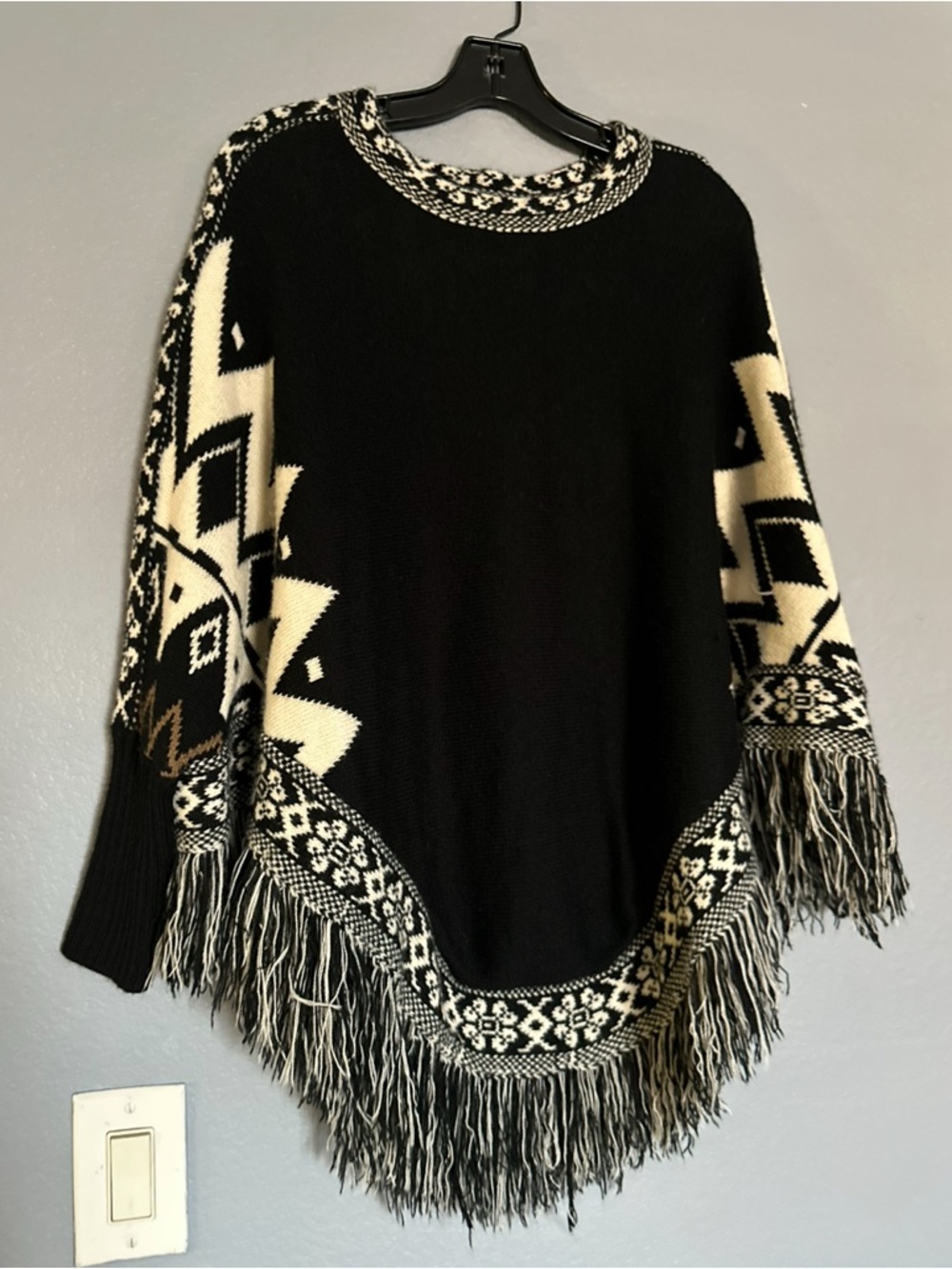 STYLE RACK BLACK & CREAM AZTEC FRINGE PONCHO SWEATER